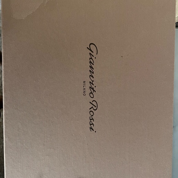 glamorous Cheetah/Leopard Print Gianvito Rossi size 39 only worn ONCE - Picture 3 of 9